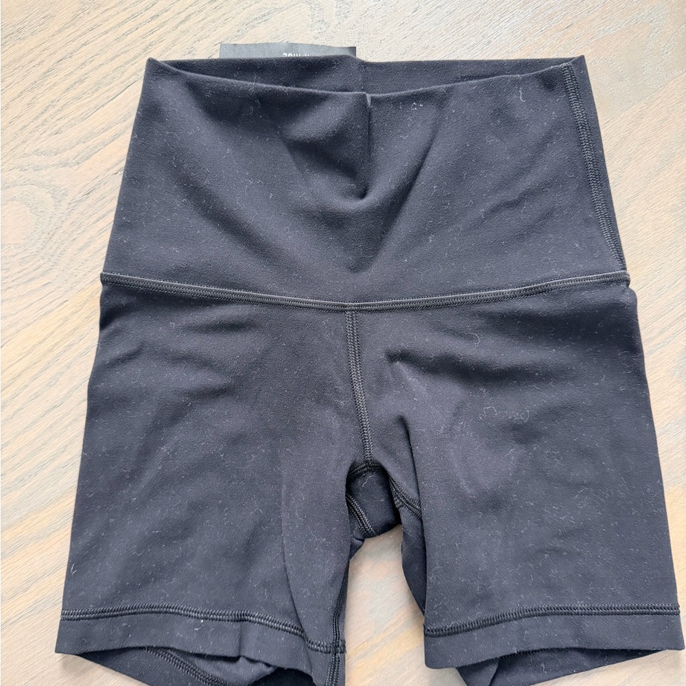 Aritzia Black Women's Bike Shorts cheeky 5" HR
